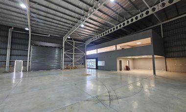 Venta nave con alquiler vigente en Micro Pi (Parque Industrial)
