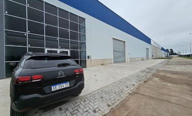 Venta nave con alquiler vigente en Micro Pi (Parque Industrial)