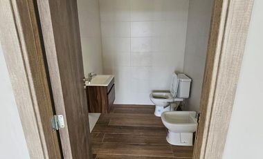 Venta nave con alquiler vigente en Micro Pi (Parque Industrial)