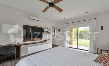 Casa en  Las Liebres  7 ambientes