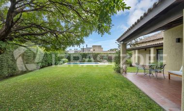 Casa en  Las Liebres  7 ambientes