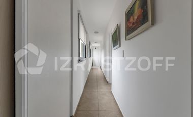 Casa en  Las Liebres  7 ambientes