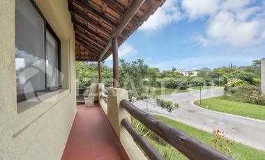 Casa en  Las Liebres  7 ambientes