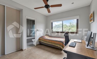 Casa en  Las Liebres  7 ambientes