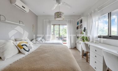 Casa en  Las Liebres  7 ambientes