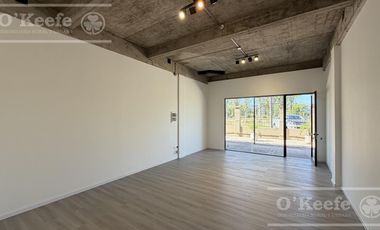 Local comercial con dos cocheras a estrenar en alquiler - Office Garden Hudson
