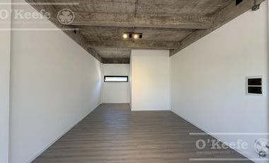 Local comercial con dos cocheras a estrenar en alquiler - Office Garden Hudson