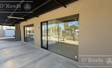 Local comercial con dos cocheras a estrenar en alquiler - Office Garden Hudson