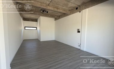 Local comercial con dos cocheras a estrenar en alquiler - Office Garden Hudson