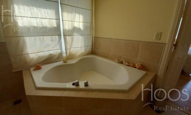 Excelente casa 6 amb.con gran quincho, jardin y pileta climatizada! en Estancias Del Pilar