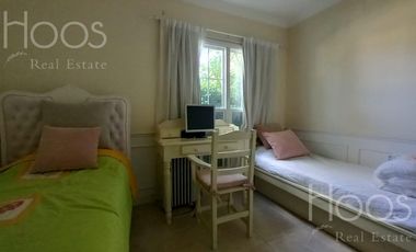 Excelente casa 6 amb.con gran quincho, jardin y pileta climatizada! en Estancias Del Pilar