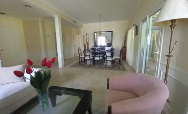 Excelente casa 6 amb.con gran quincho, jardin y pileta climatizada! en Estancias Del Pilar