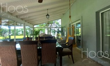 Excelente casa 6 amb.con gran quincho, jardin y pileta climatizada! en Estancias Del Pilar