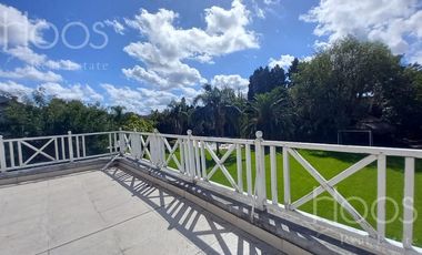 Excelente casa 6 amb.con gran quincho, jardin y pileta climatizada! en Estancias Del Pilar