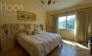 Excelente casa 6 amb.con gran quincho, jardin y pileta climatizada! en Estancias Del Pilar