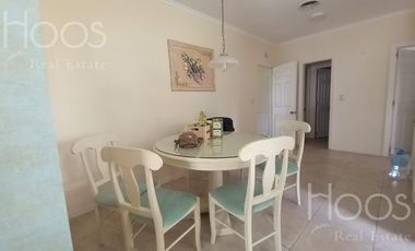 Excelente casa 6 amb.con gran quincho, jardin y pileta climatizada! en Estancias Del Pilar