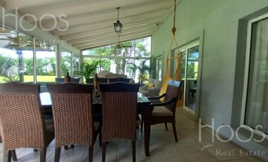Excelente casa 6 amb.con gran quincho, jardin y pileta climatizada! en Estancias Del Pilar