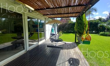 Excelente casa 6 amb.con gran quincho, jardin y pileta climatizada! en Estancias Del Pilar