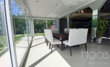Excelente casa 6 amb.con gran quincho, jardin y pileta climatizada! en Estancias Del Pilar