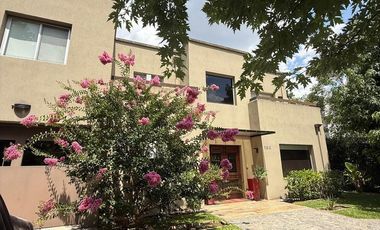 Casa 6 ambientes con piscina en venta - Fincas de Iraola 1