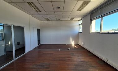 Depósito en alquiler sobre Av 44 en La Plata