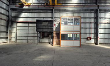 Depósito en alquiler sobre Av 44 en La Plata