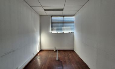 Depósito en alquiler sobre Av 44 en La Plata