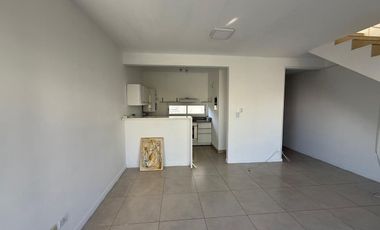 Departamento en alquiler anual Barrio Sendero, Nordelta Tres ambientes
