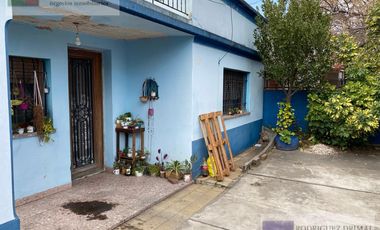 Casa en Temperley 2 dormitorios y entrada para auto