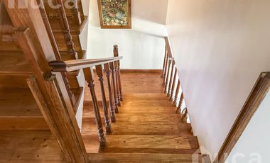 Importante casa de 5 dormitorios con jardín y pileta en venta en Olivos