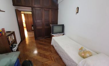 Venta en Block de local y departamento en planta alta - Morón