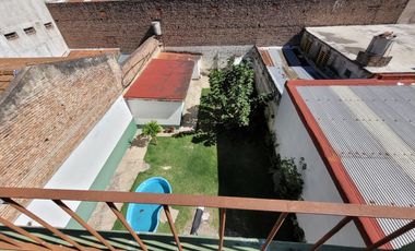 Venta en Block de local y departamento en planta alta - Morón