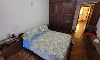 Venta en Block de local y departamento en planta alta - Morón