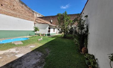 Venta en Block de local y departamento en planta alta - Morón