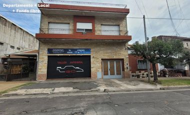Venta en Block de local y departamento en planta alta - Morón