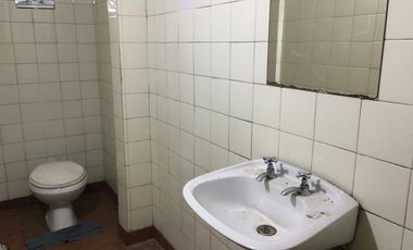 Venta en Block de local y departamento en planta alta - Morón