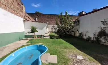 Venta en Block de local y departamento en planta alta - Morón