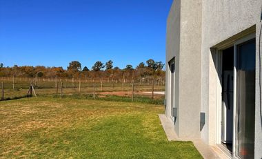 CASA 4 AMBIENTES EN VENTA, SAN SEBASTIAN, ESCOBAR