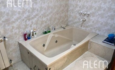 Casa en venta en Banfield, Lomas de Zamora