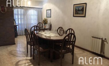 Casa en venta en Banfield, Lomas de Zamora