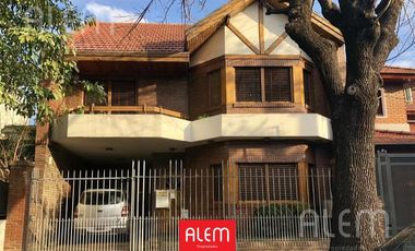 Casa en venta en Banfield, Lomas de Zamora