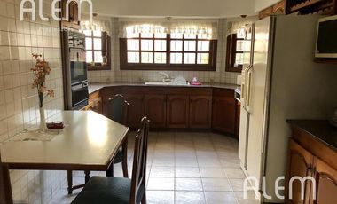 Casa en venta en Banfield, Lomas de Zamora
