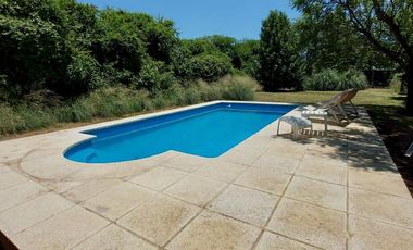 Casa en venta en Alvear