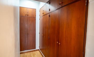 Hermoso Chalet 5 ambientes y doble cochera en Banfield Este