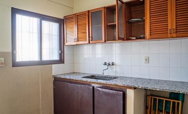 Hermoso Chalet 5 ambientes y doble cochera en Banfield Este