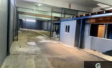 Galpón en alquiler de 800m2 ubicado en Caseros