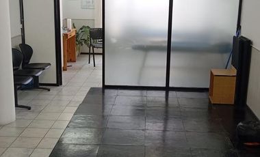 Oficina sobre Avenida Colón al 100