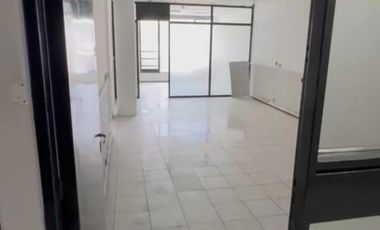 Oficina sobre Avenida Colón al 100