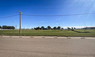 Terreno en Av. Circunvalación.