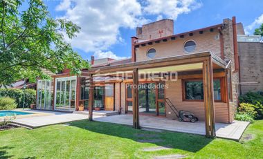 Apto crédito - Venta casa 5 ambientes pileta y ascensor -  Country San Miguel de Ghiso